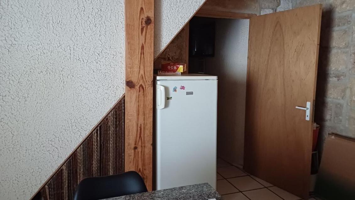 Appartement Chaleureux Dans Une Maison En Pierre Mireval Экстерьер фото