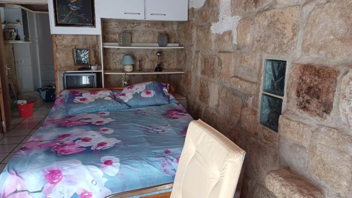 Appartement Chaleureux Dans Une Maison En Pierre Mireval Экстерьер фото